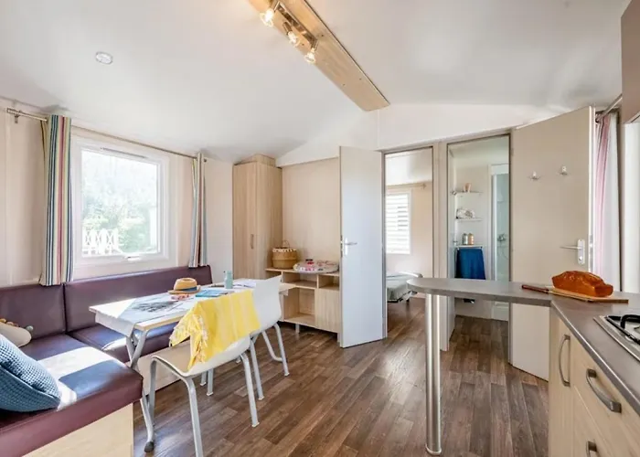 4 étoiles - Piscine - Ccbfhbf Camping 4*