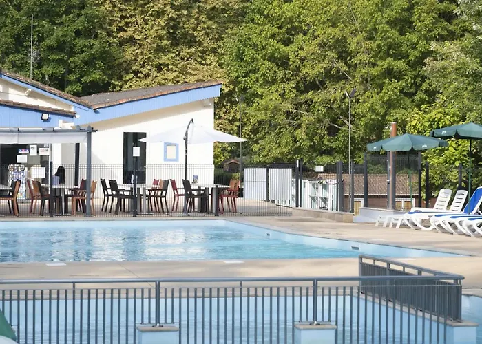 Camping 4 étoiles - Piscine - Ccbfhbf 4*